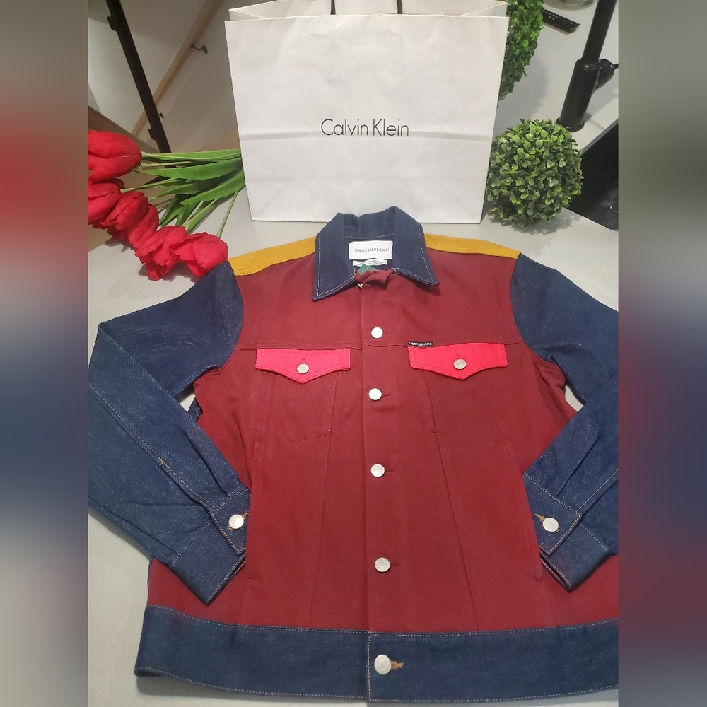 NWT CALVIN KLEIN Veste en denim haut de gamme italien, modèle unique et distinct